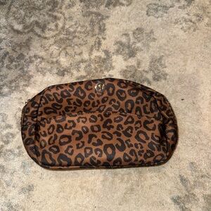 Leopard City Essentials